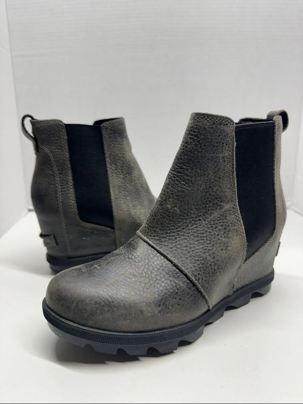 Sorel Joan Of Arctic Wedges II Chelsea Ankle Heeled Boots Bootie Gray Size 7.5